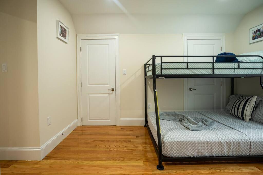 Apartment 80-3 3Br Boston - Charming Apt Near Dorchester Center Boston