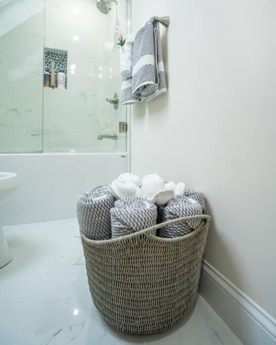 Apartment 80-3 3Br Boston - Charming Apt Near Dorchester Center *